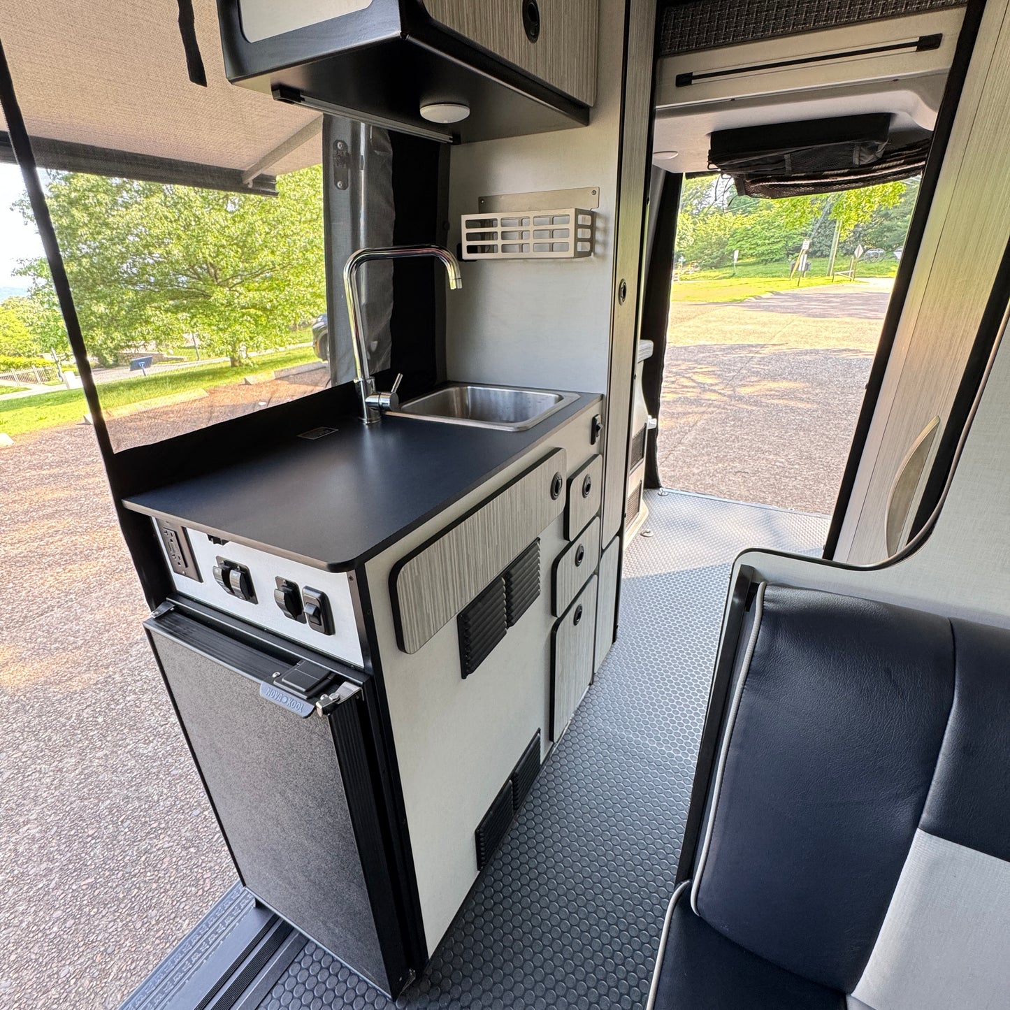 2022 Winnebago Revel 4x4