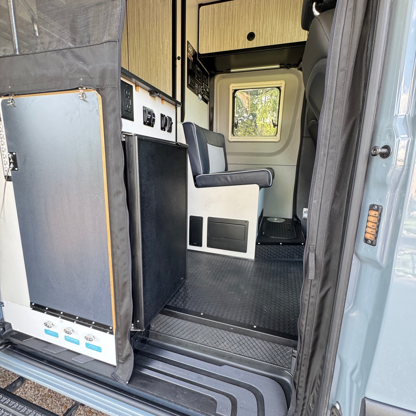 2022 Winnebago Revel 4x4