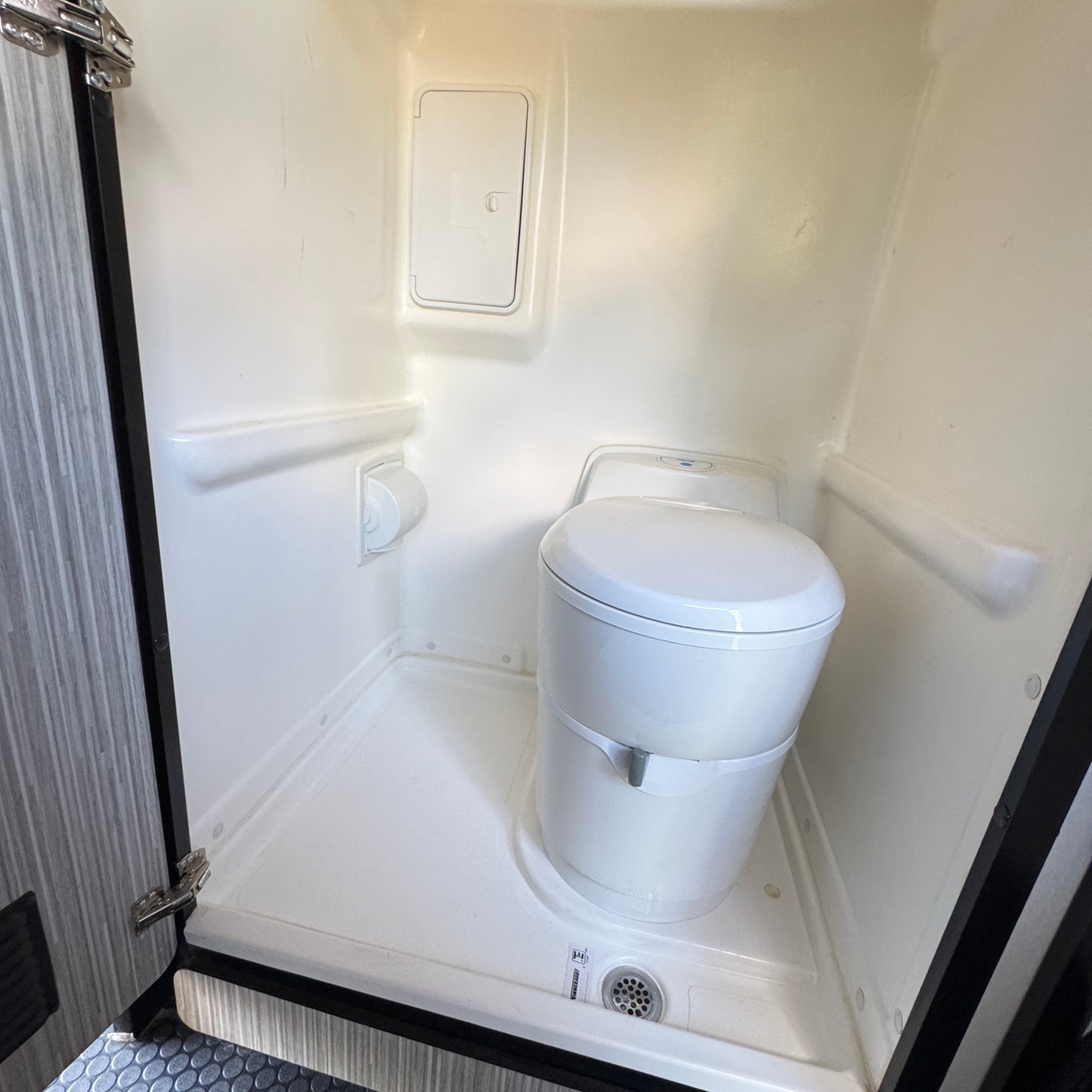 2022 Winnebago Revel 4x4